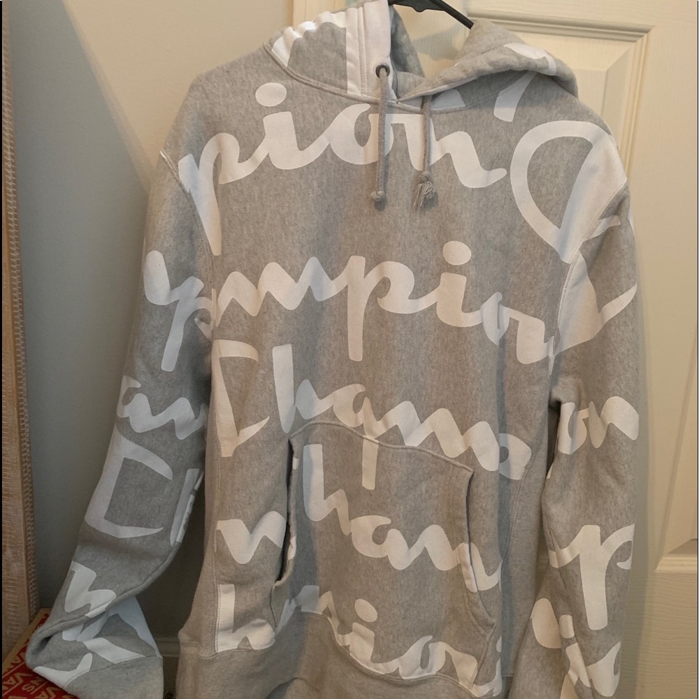 CHAMPION SWEATSHIRT